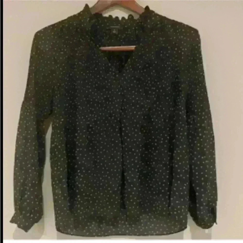 5 for 30$ ANN TAYLOR lovely navy and yellow shirt size XS